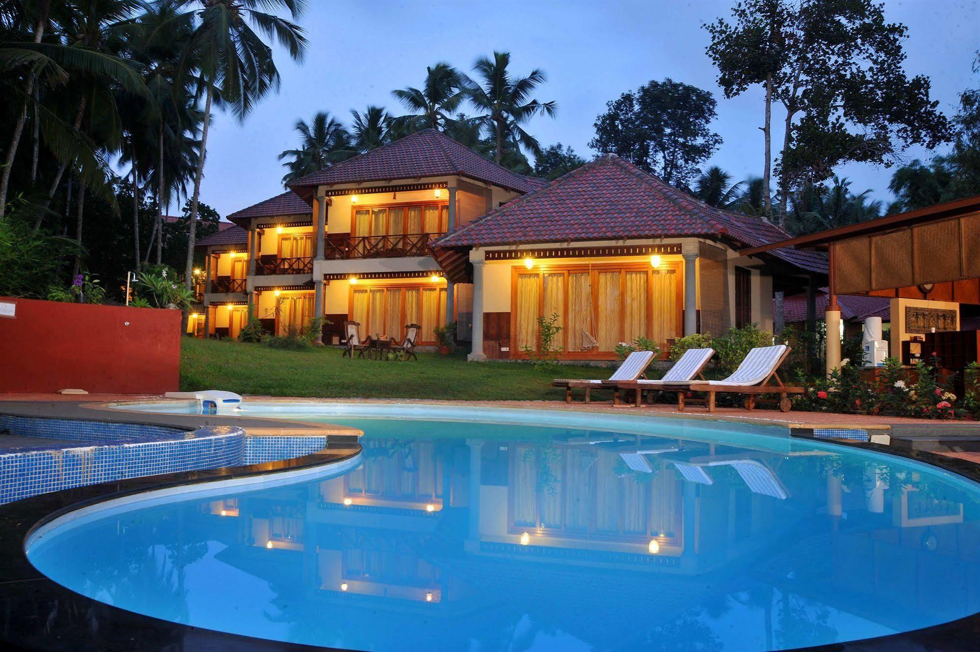 ホテル Ananda Lakshmi Ayurveda Retreat Chowara エクステリア 写真