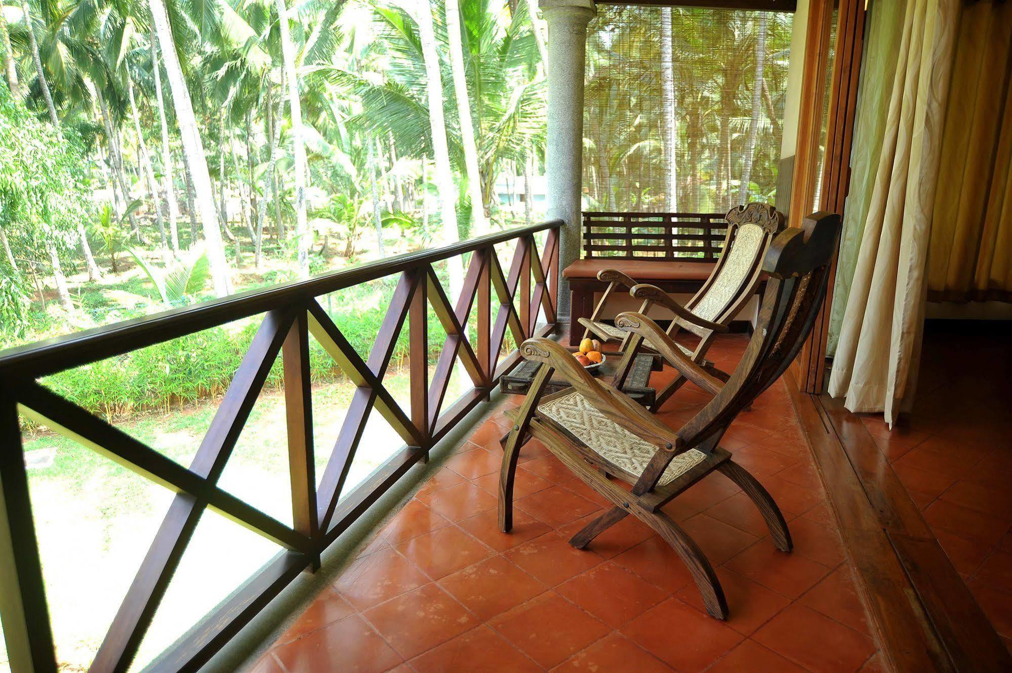 ホテル Ananda Lakshmi Ayurveda Retreat Chowara エクステリア 写真